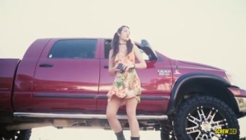 Fucking that horny pussy hard in public store